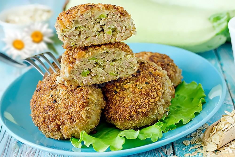 Обложка рецепта Котлеты из мясного фарша с кабачками
