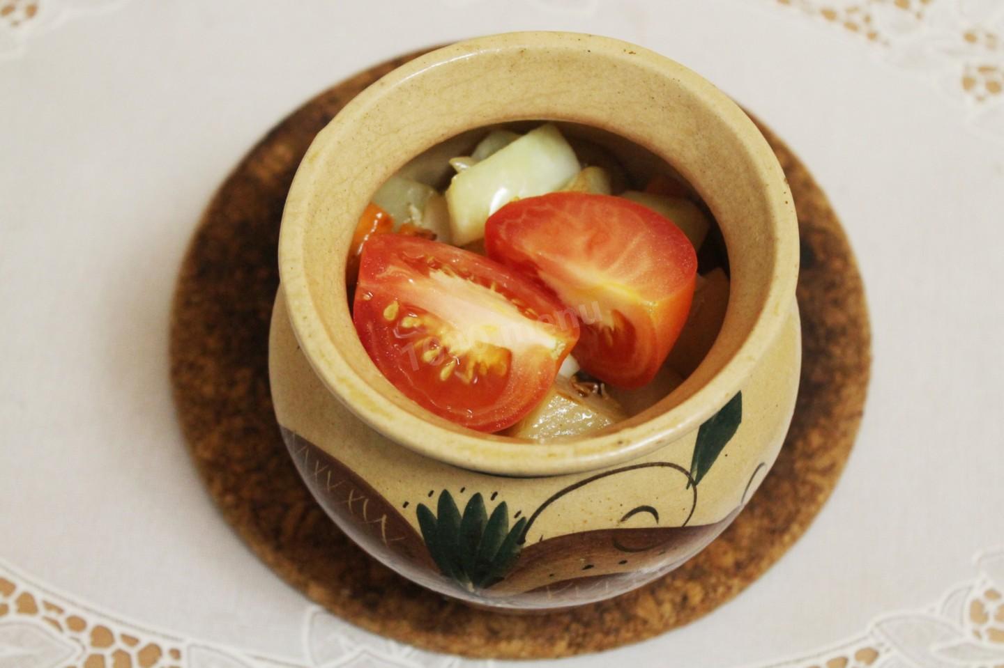 Шаг 8 приготовления Овощи с мясом в горшочках