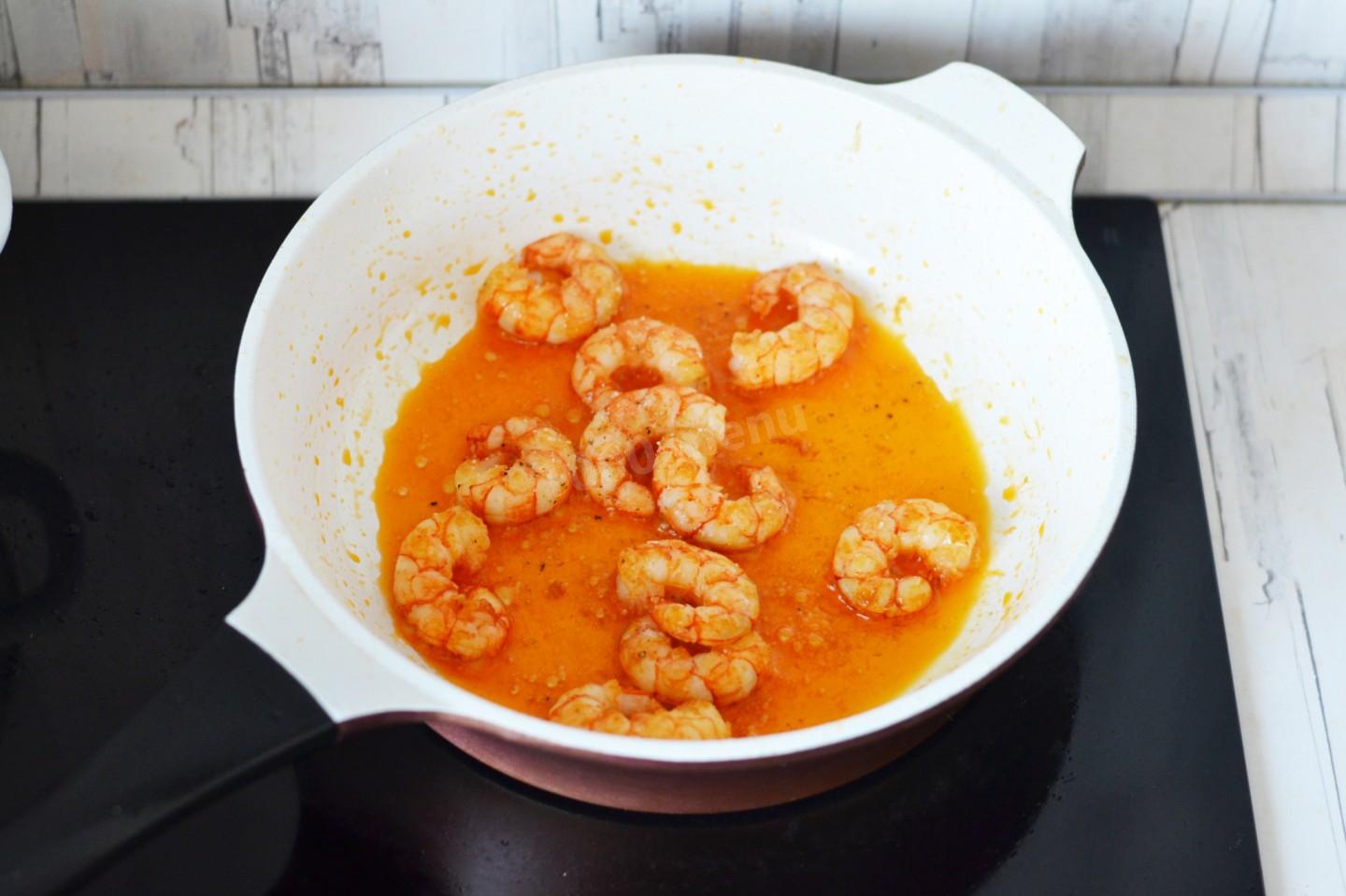 Шаг 11 приготовления Паста с соусом песто и креветками