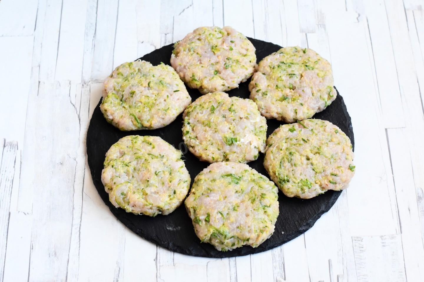Шаг 9 приготовления Котлеты из индейки с кабачками