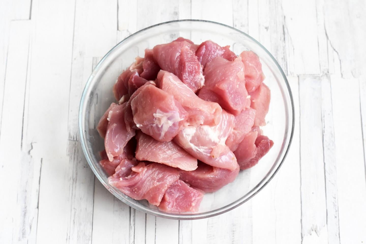Шаг 2 приготовления Картошка с мясом в утятнице тушеная в духовке