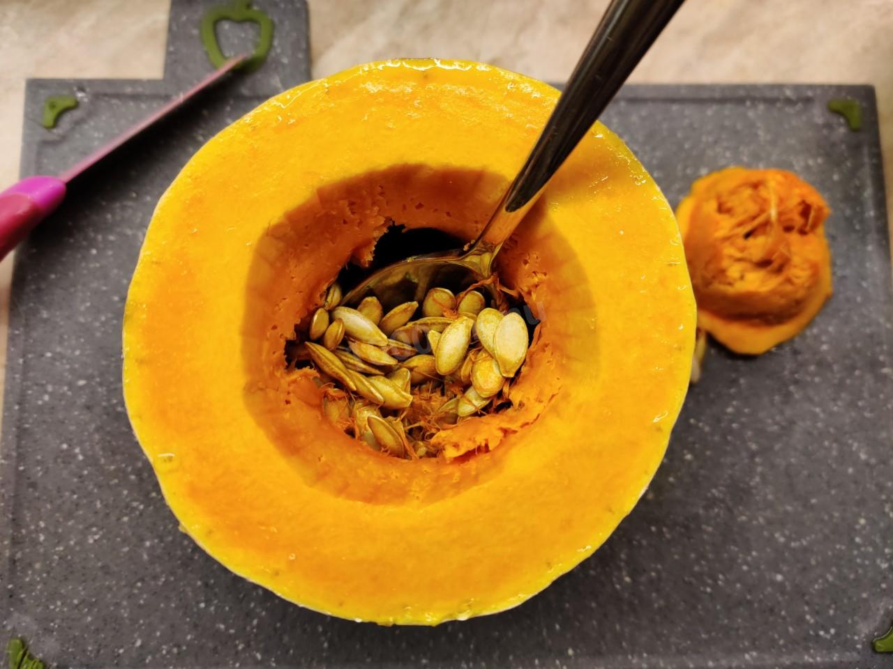 Шаг 2 приготовления Курица в тыкве запеченная в духовке