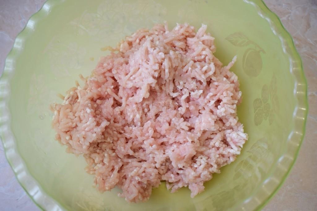 Шаг 2 приготовления Куриные котлеты с зеленью