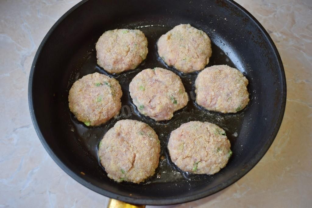 Шаг 5 приготовления Куриные котлеты с зеленью