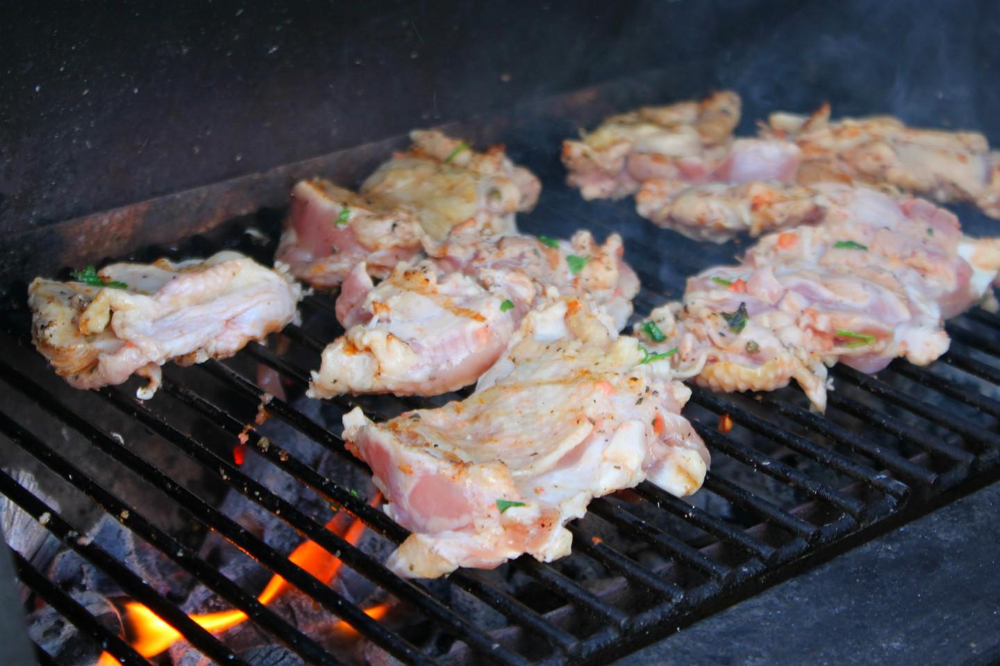 Шаг 9 приготовления Шашлык из куриных окорочков