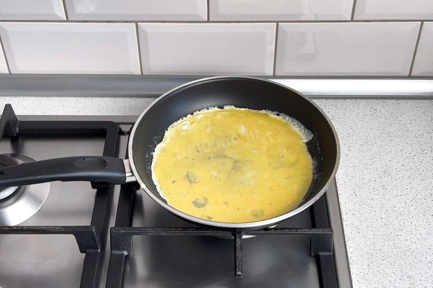 Шаг 6 приготовления Быстрый завтрак из лаваша на сковороде
