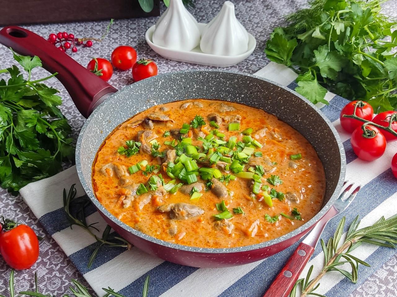 Шаг 9 приготовления Куриные сердечки в сливках на сковороде