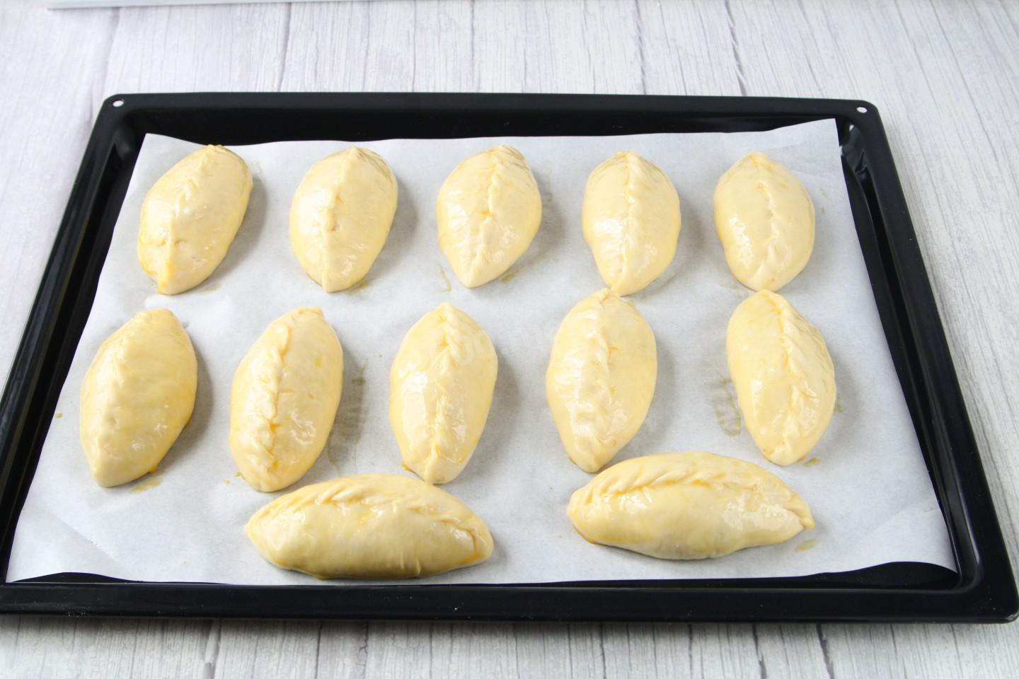 Шаг 28 приготовления Пирожки с капустой и яблоками