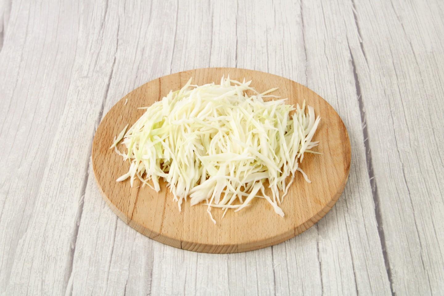 Шаг 3 приготовления Пирожки с капустой и яблоками