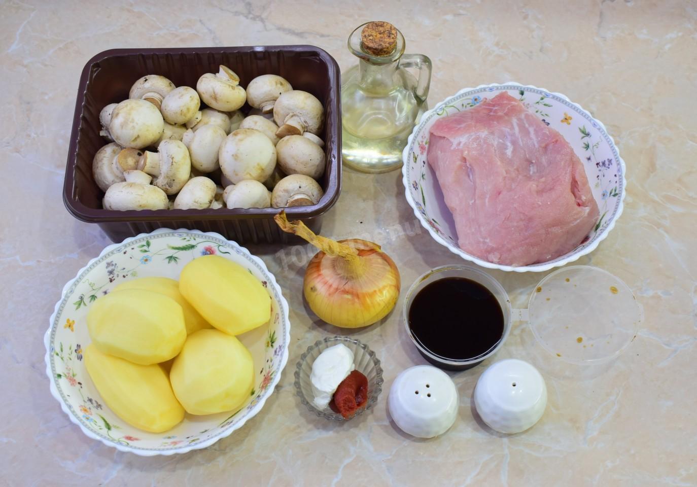 Шаг 1 приготовления Жаркое в горшочках с грибами в духовке