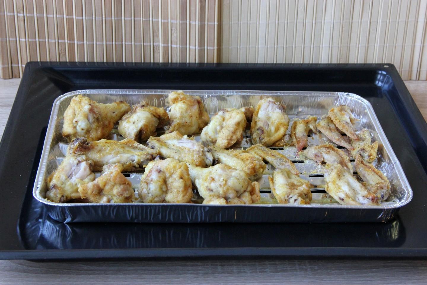 Шаг 6 приготовления Запеченные куриные крылышки в духовке