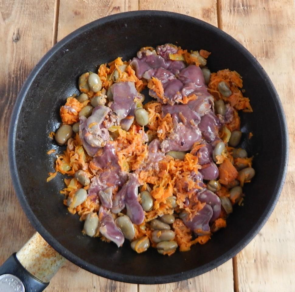 Шаг 6 приготовления Рис с куриной печенью