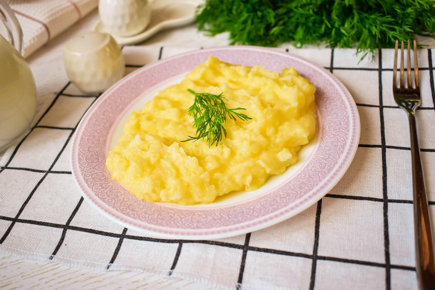 Обложка рецепта Картофельное пюре с яйцом и молоком