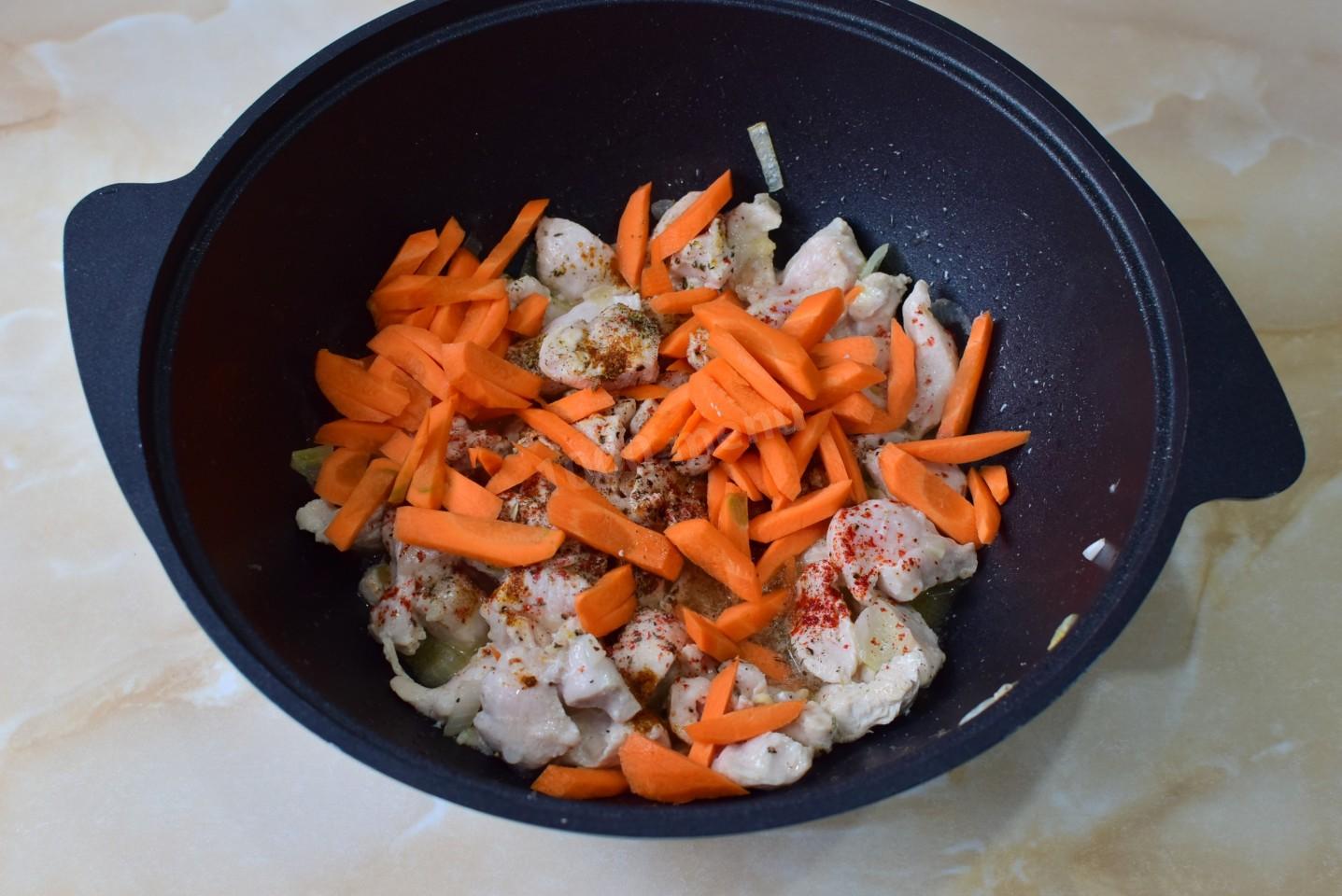 Шаг 7 приготовления Плов из куриной грудки