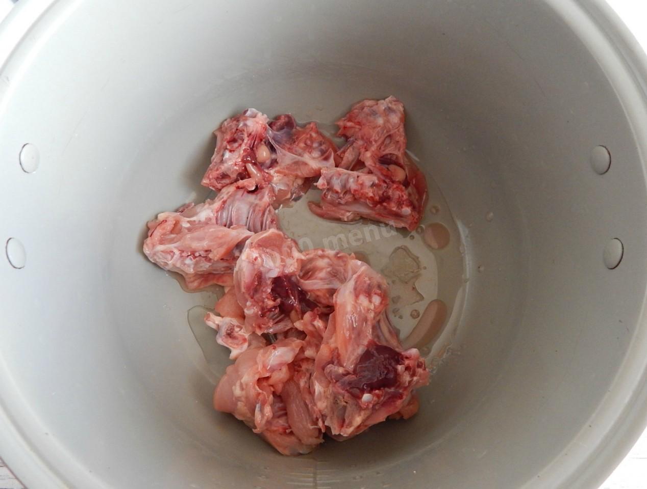 Шаг 8 приготовления Чахохбили из курицы в мультиварке