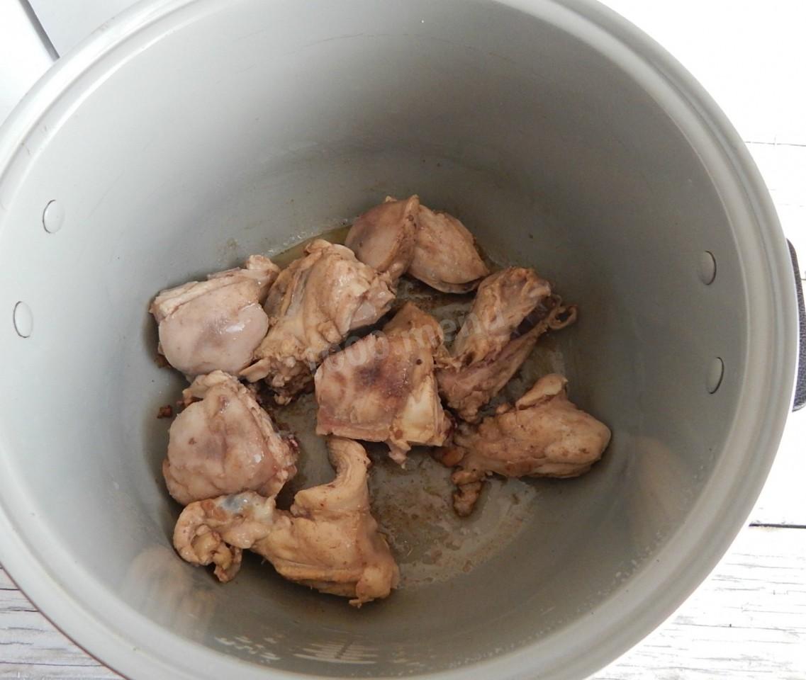 Шаг 9 приготовления Чахохбили из курицы в мультиварке