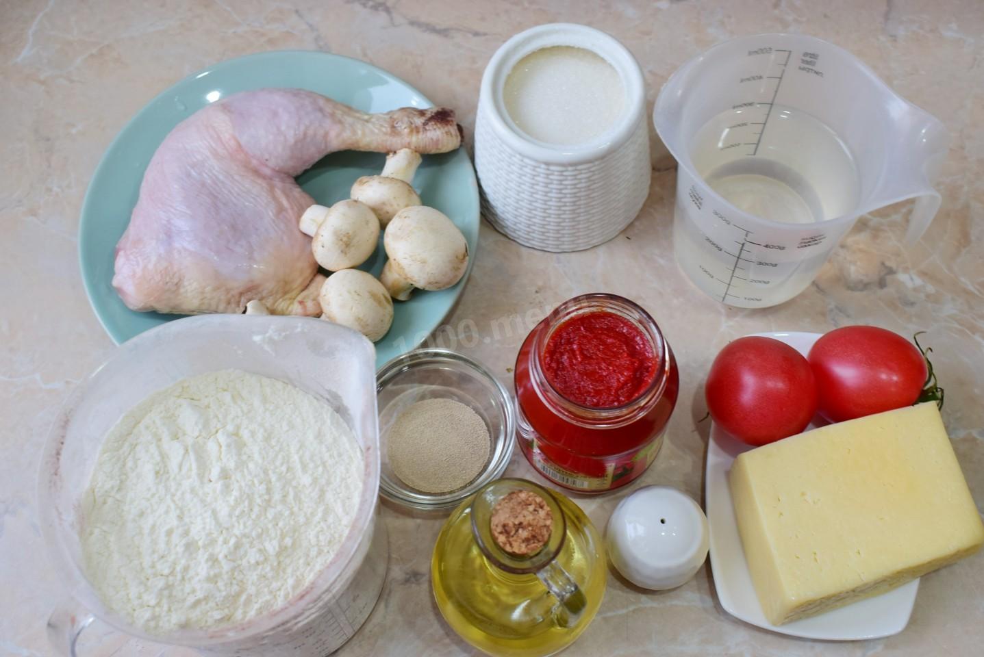 Шаг 1 приготовления Пицца с курицей и грибами в духовке