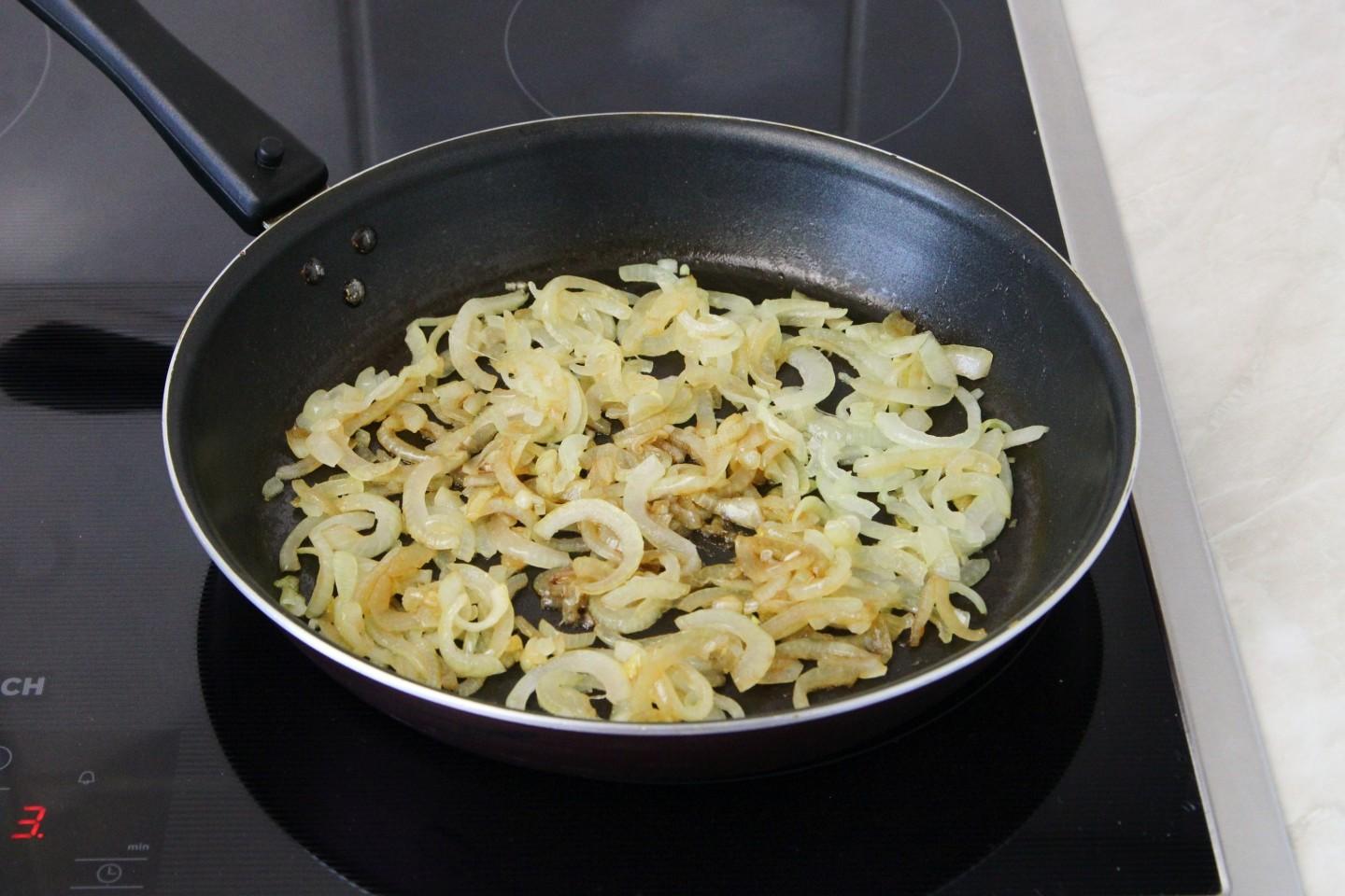 Шаг 15 приготовления Пицца с луком и сыром