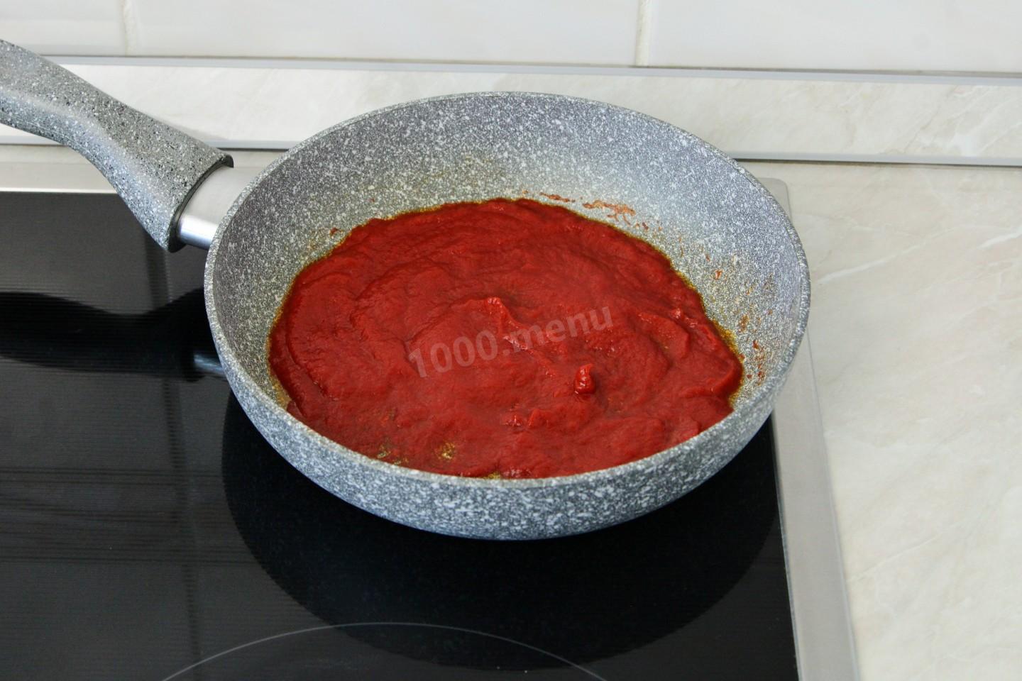 Шаг 3 приготовления Пицца с луком и сыром