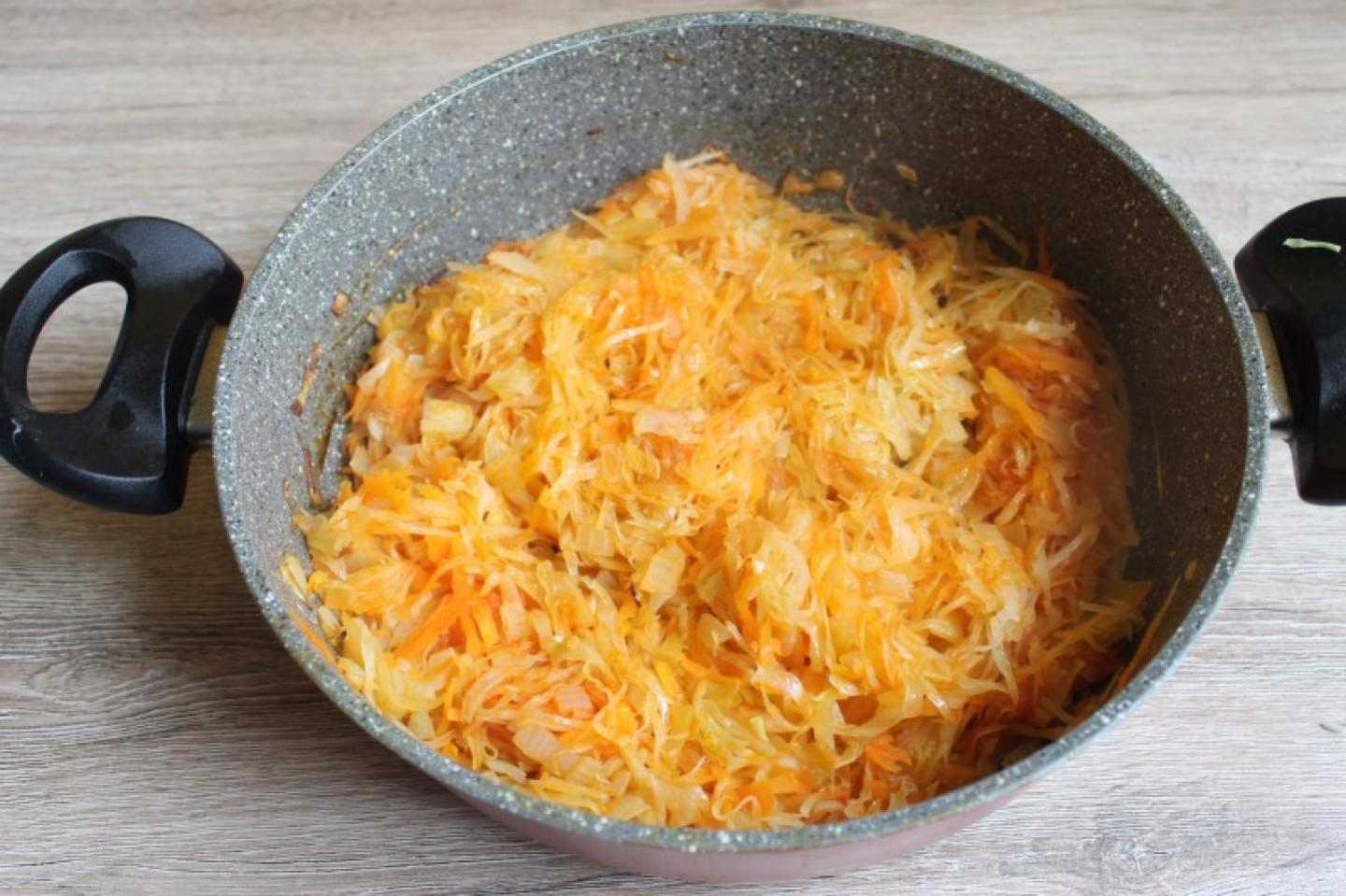 Шаг 7 приготовления Картопляники с капустой по домашнему