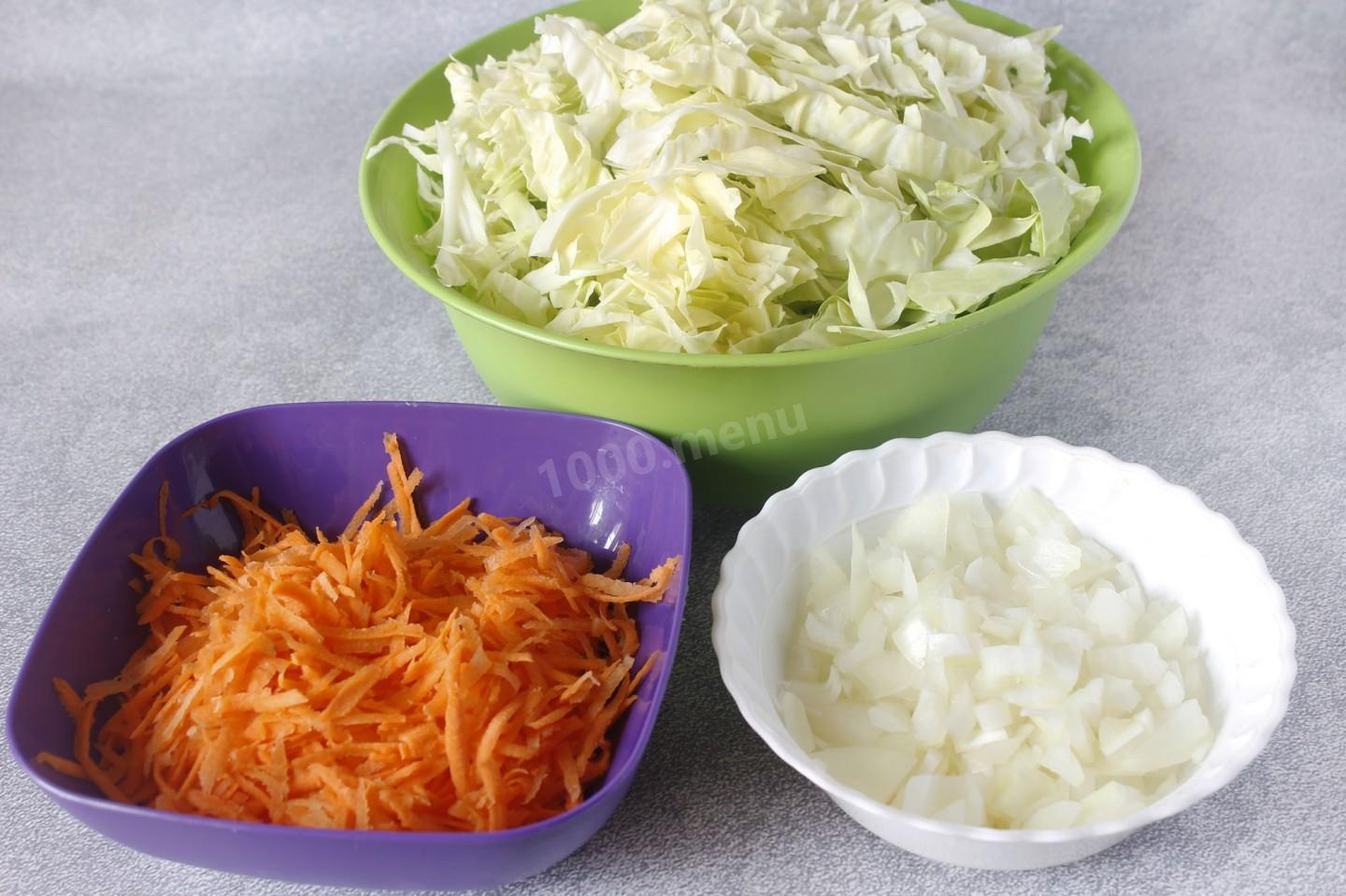 Шаг 1 приготовления Курица с капустой в мультиварке тушеная
