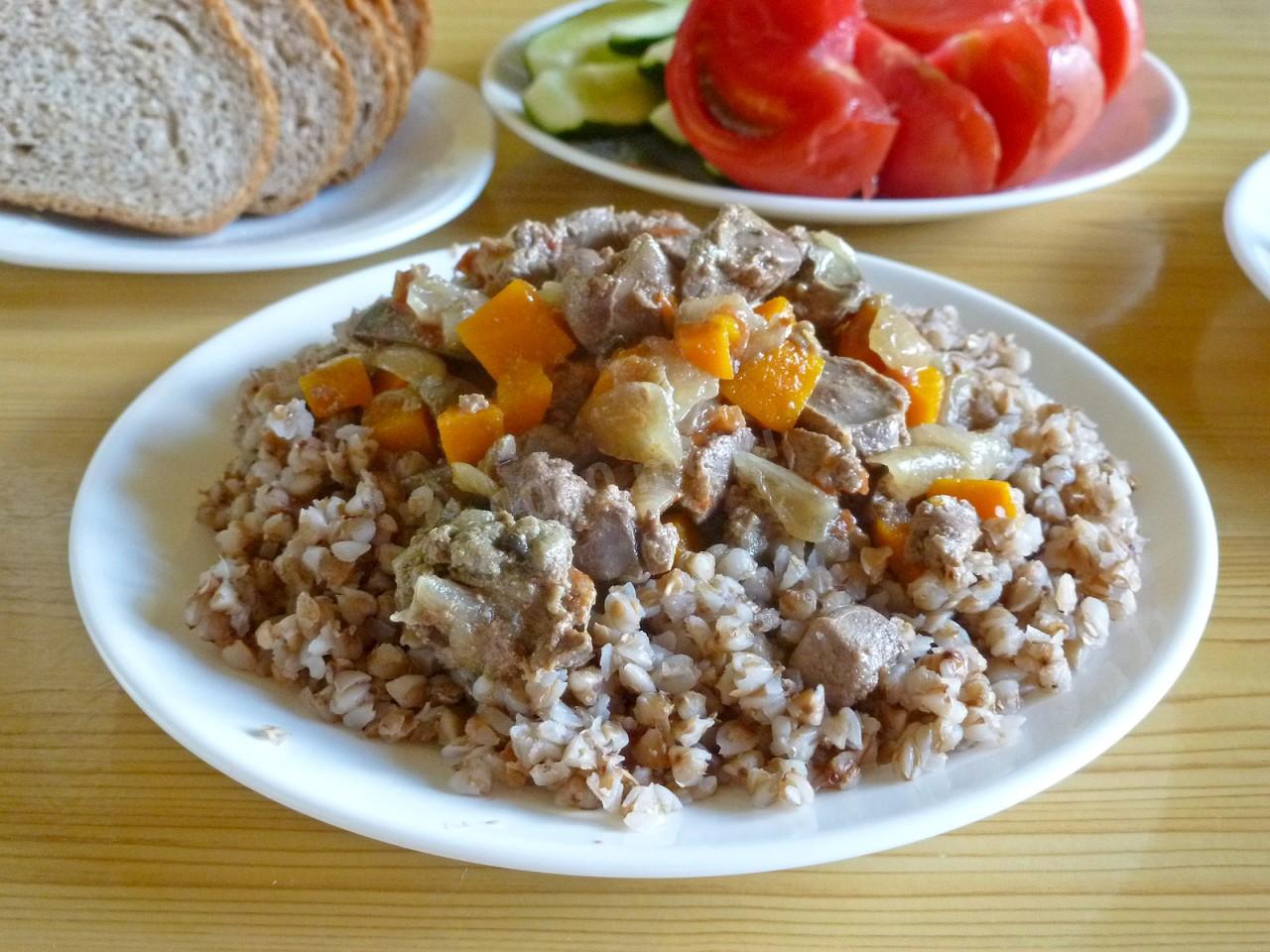 Шаг 14 приготовления Гуляш из куриной печени