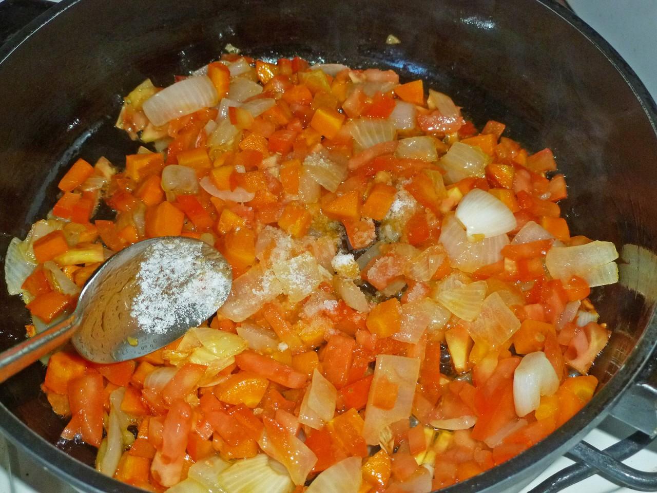Шаг 6 приготовления Гуляш из куриной печени