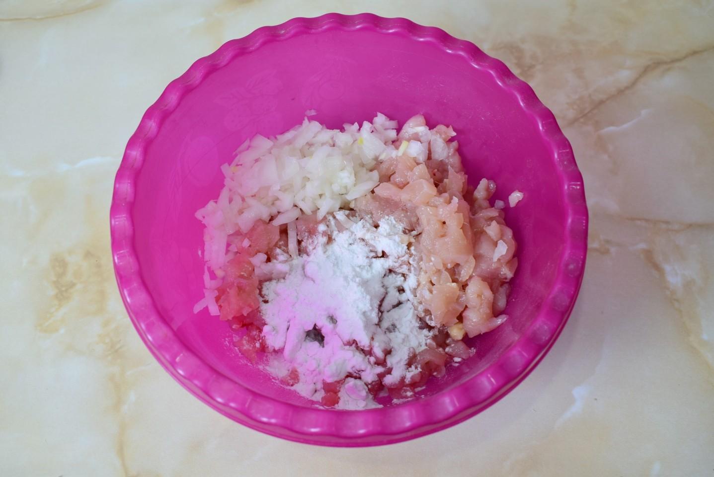 Шаг 3 приготовления Куриные грудки по албански