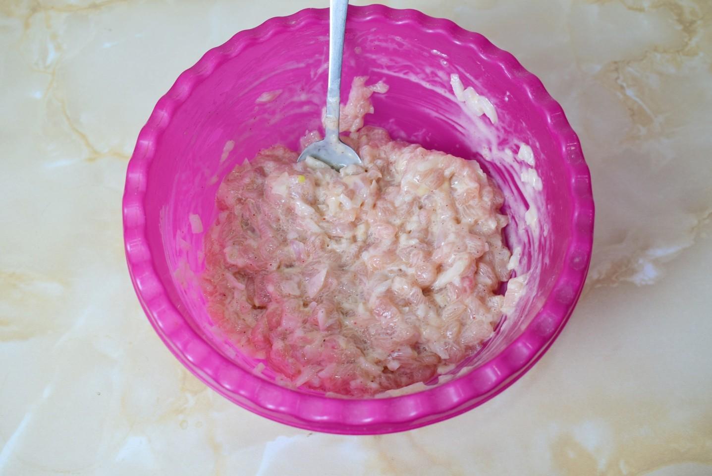 Шаг 6 приготовления Куриные грудки по албански