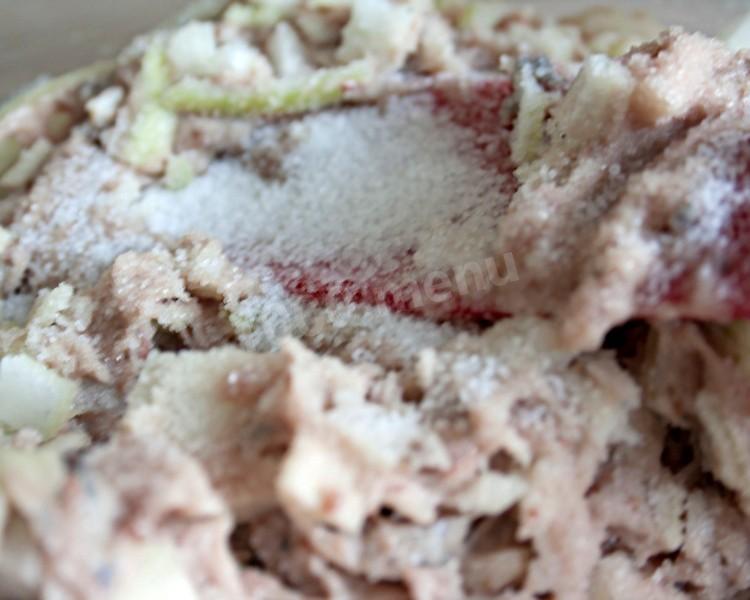 Шаг 7 приготовления Манты с рыбой и рисом