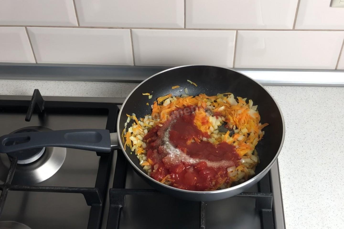 Шаг 7 приготовления Нут тушеный с овощами