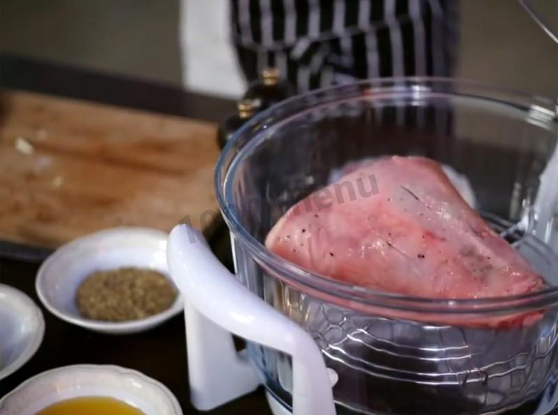 Шаг 5 приготовления Мясо в аэрогриле