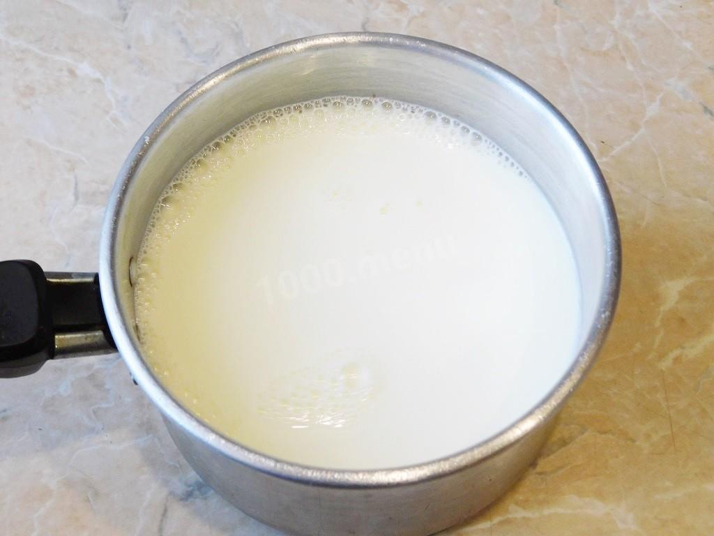 Шаг 2 приготовления Густая манная каша на молоке