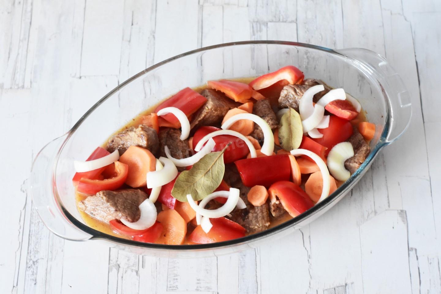 Шаг 9 приготовления Томленое мясо говядины в духовке
