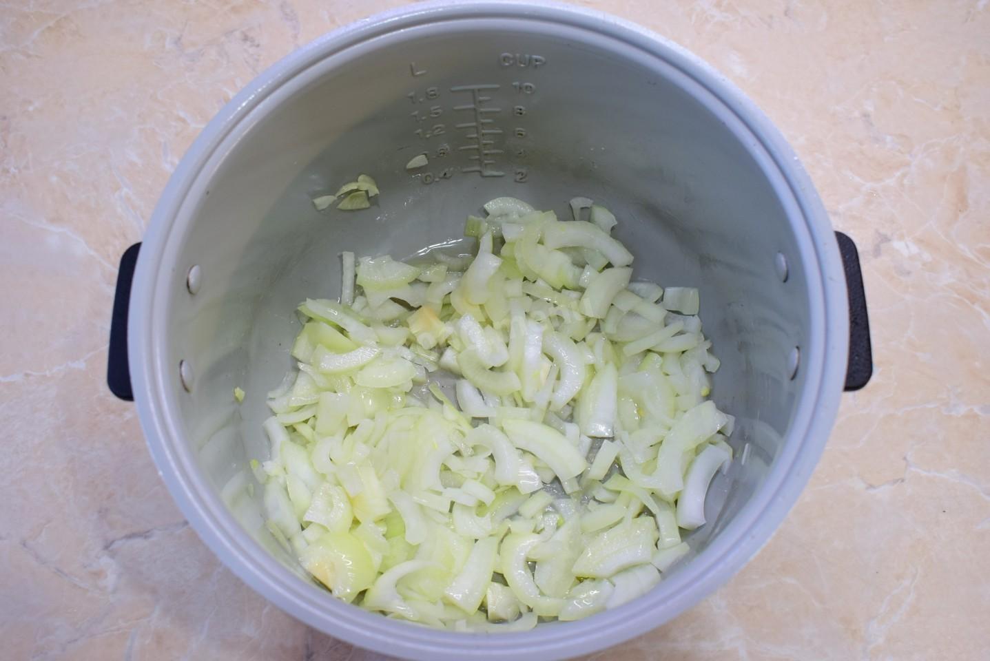 Шаг 3 приготовления Курица в сливочном соусе в мультиварке