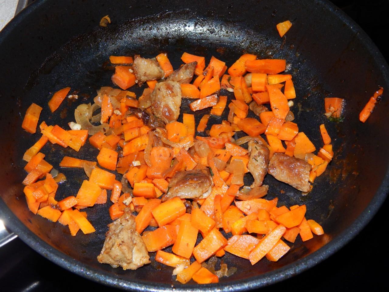 Шаг 6 приготовления Тушеная картошка с мясом и овощами
