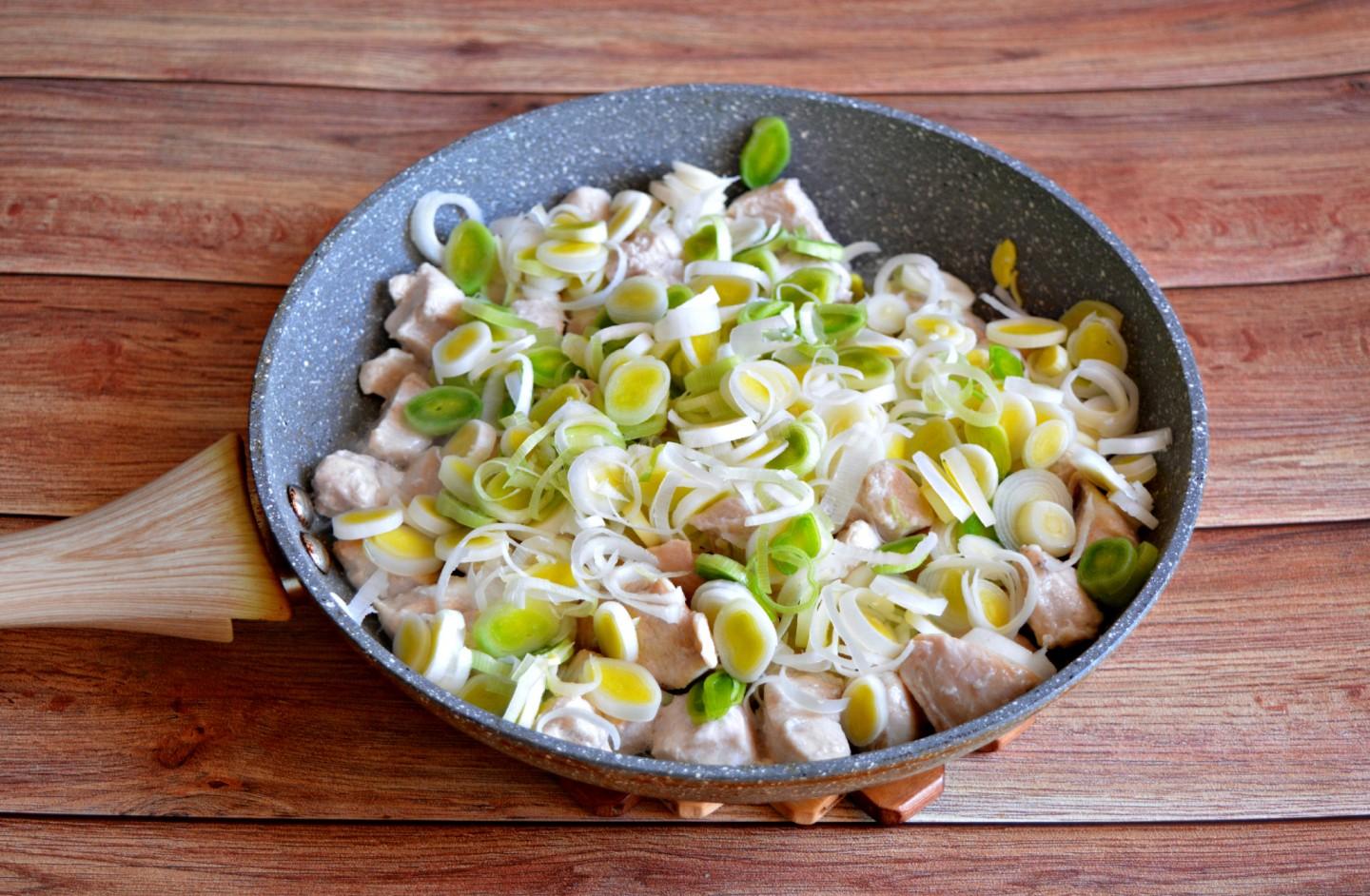 Шаг 6 приготовления Запеканка с брокколи и курицей
