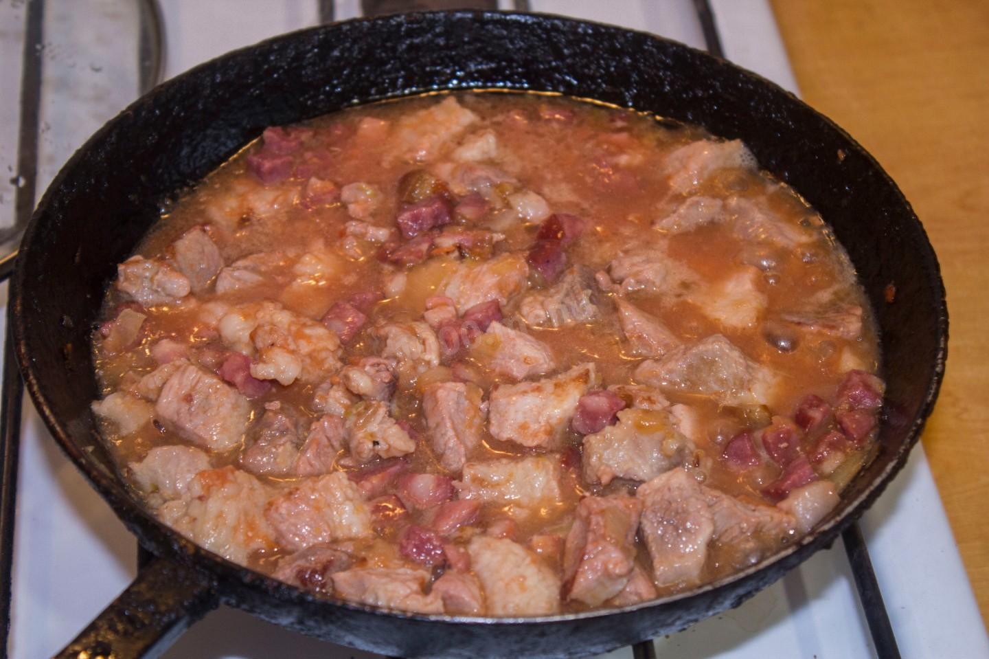 Шаг 10 приготовления Солянка из квашеной капусты с мясом