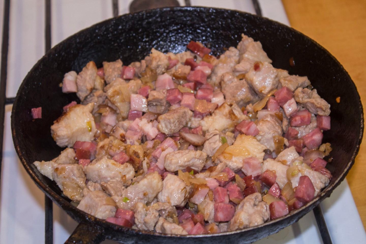 Шаг 9 приготовления Солянка из квашеной капусты с мясом