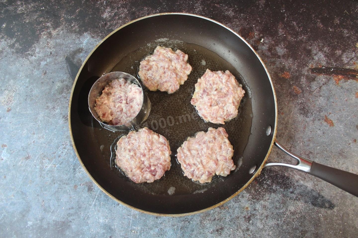 Шаг 6 приготовления Сочные котлеты из рубленого мяса