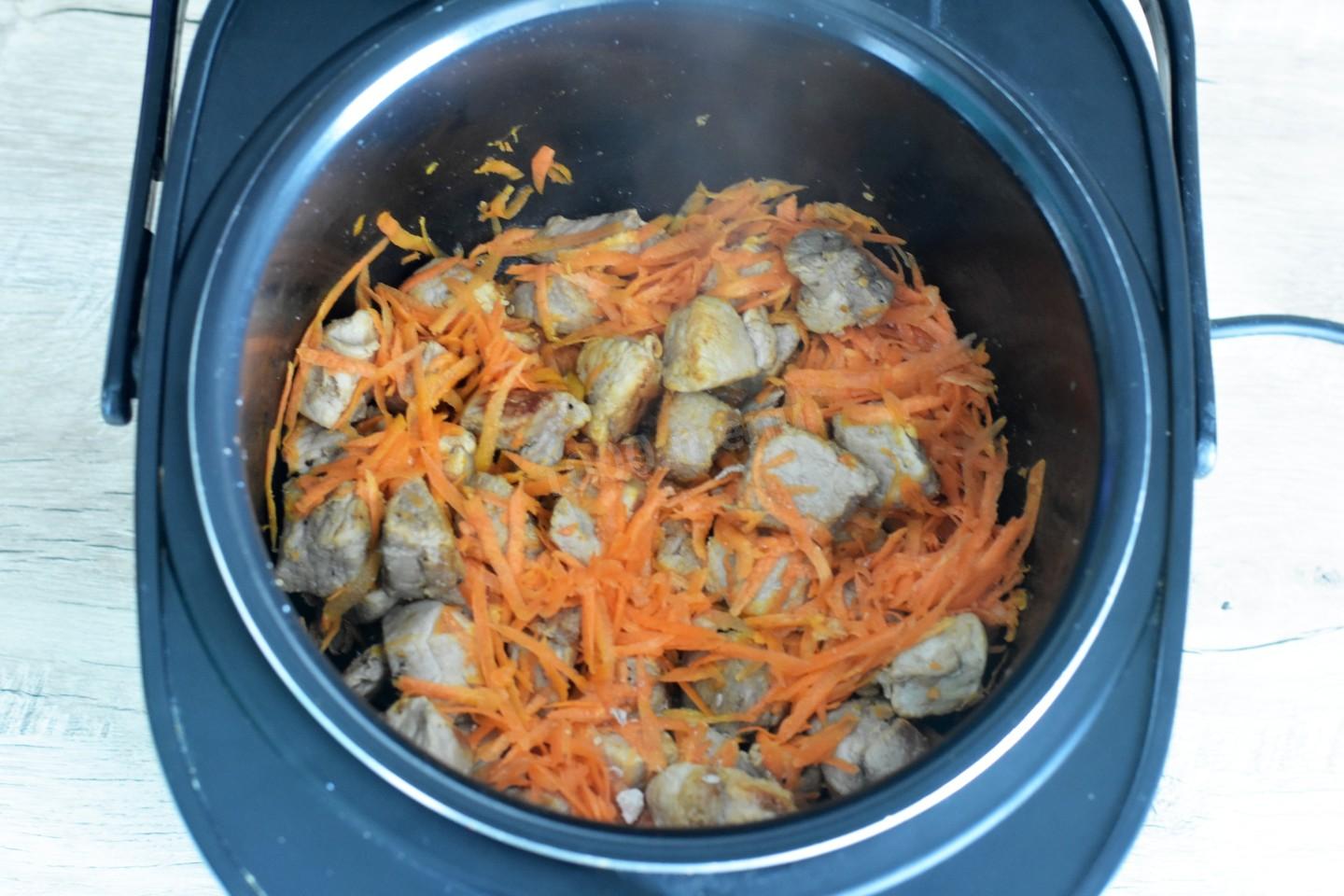 Шаг 9 приготовления Рис с мясом в мультиварке