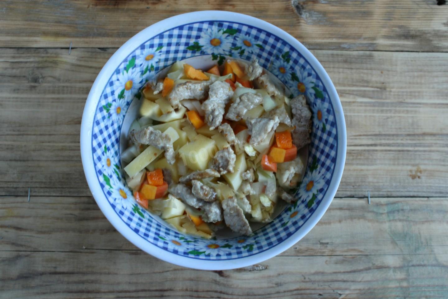 Шаг 9 приготовления Мясо с картошкой в тыкве в духовке