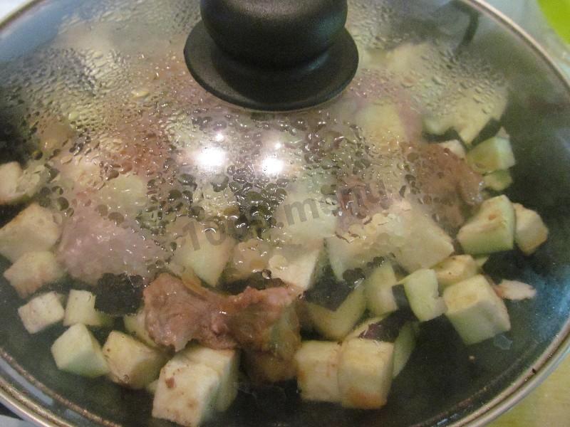 Шаг 9 приготовления Баранина тушеная с баклажанами и помидорами