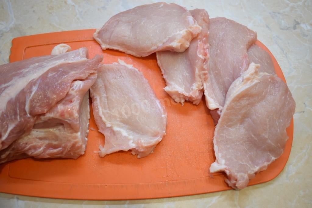 Шаг 1 приготовления Мясо свинина по царски в духовке