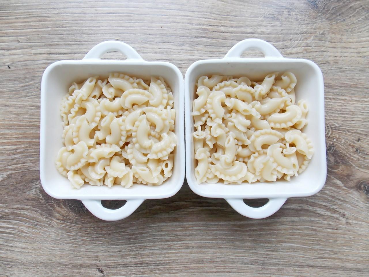 Шаг 3 приготовления Макароны в духовке с сыром и яйцом