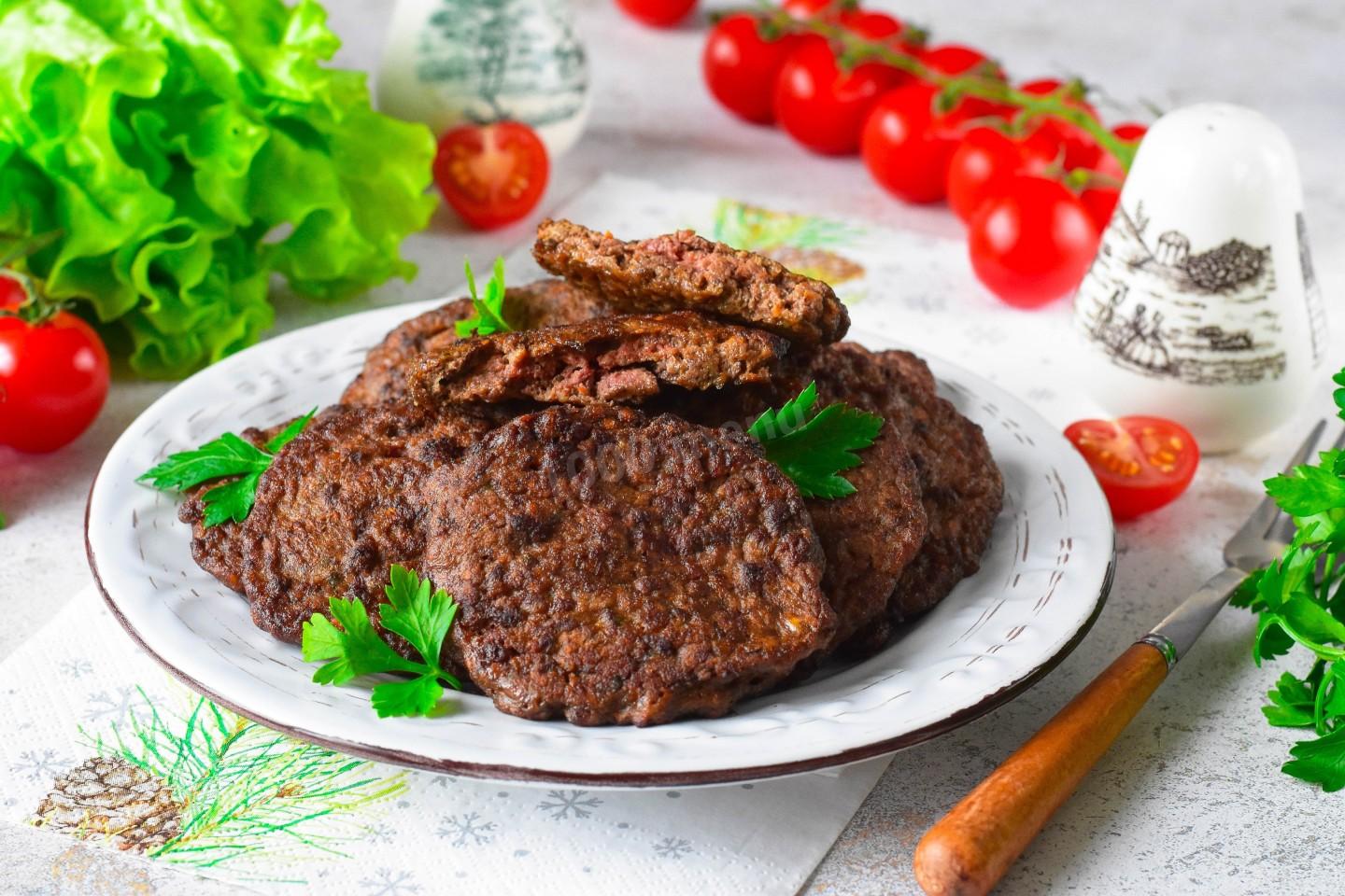 Шаг 9 приготовления Оладьи из печени с морковью и луком