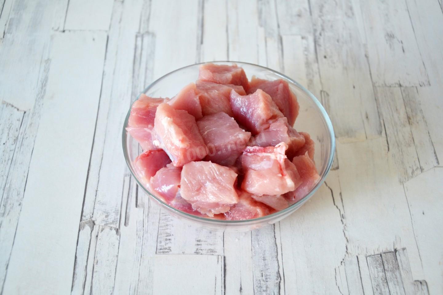 Шаг 2 приготовления Тушеная картошка с мясом в сковороде
