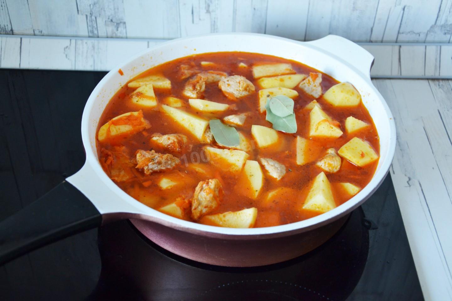 Шаг 9 приготовления Тушеная картошка с мясом в сковороде
