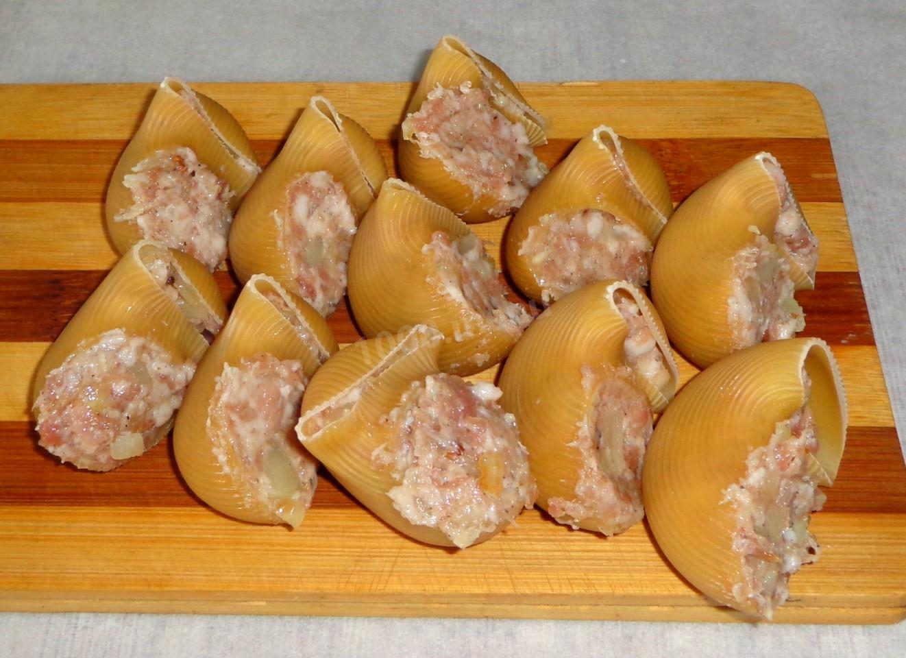 Шаг 6 приготовления Конкильони фаршированные мясом с сыром
