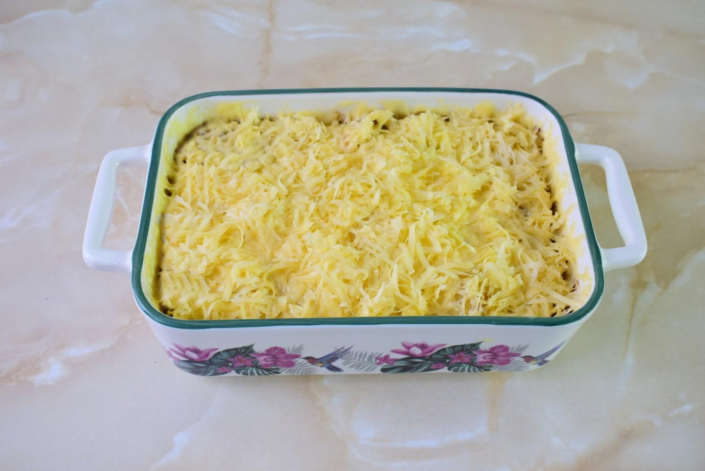 Шаг 8 приготовления Картошка с фаршем слоями в духовке
